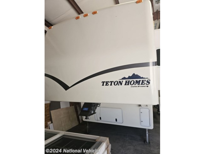 2004 Teton Homes Experience Freedom - Used Fifth Wheel For Sale by National Vehicle in Omaha, Nebraska