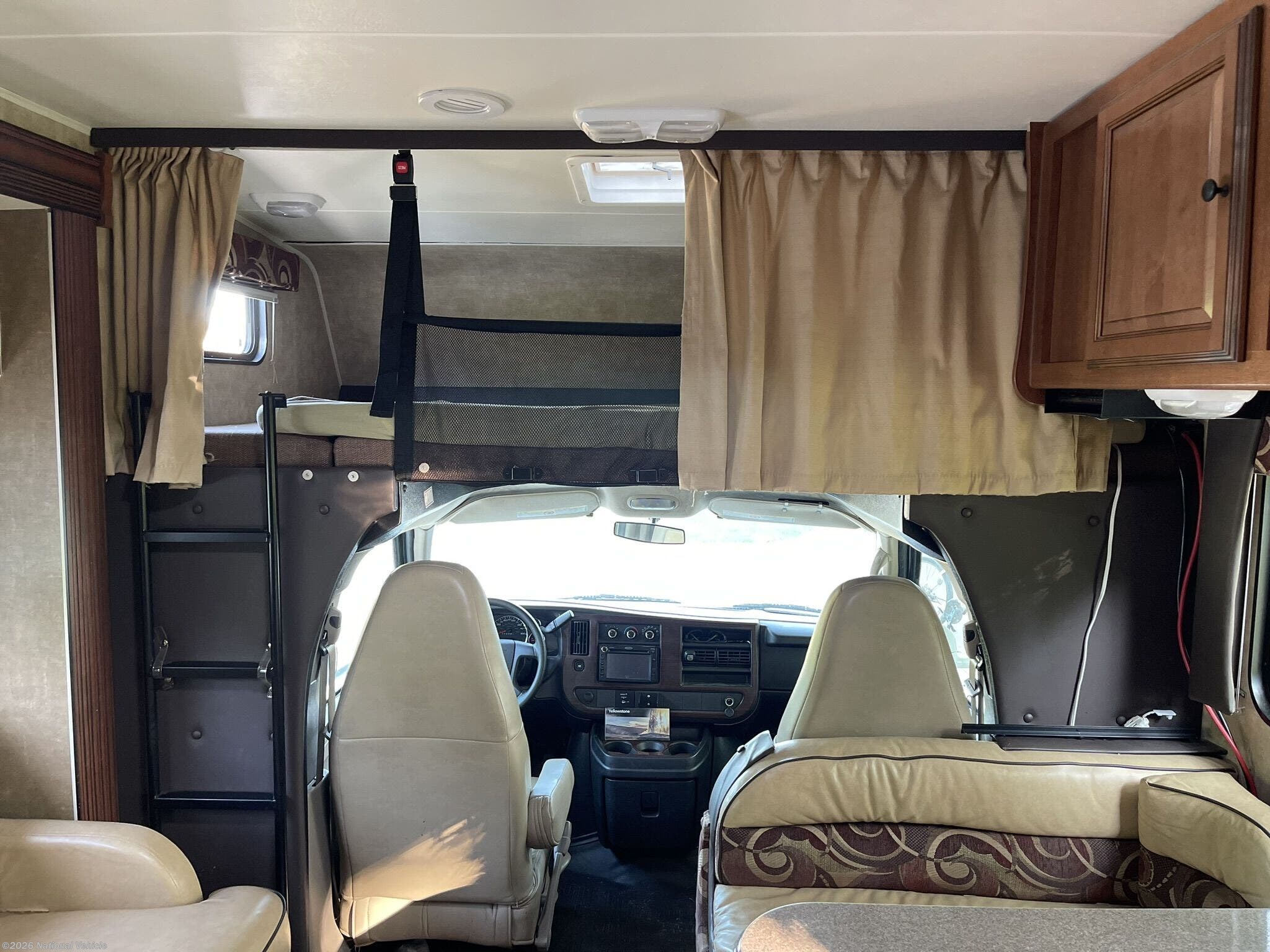 2014 Coachmen Leprechaun 320BH RV for Sale in Prior Lake, MN 55372