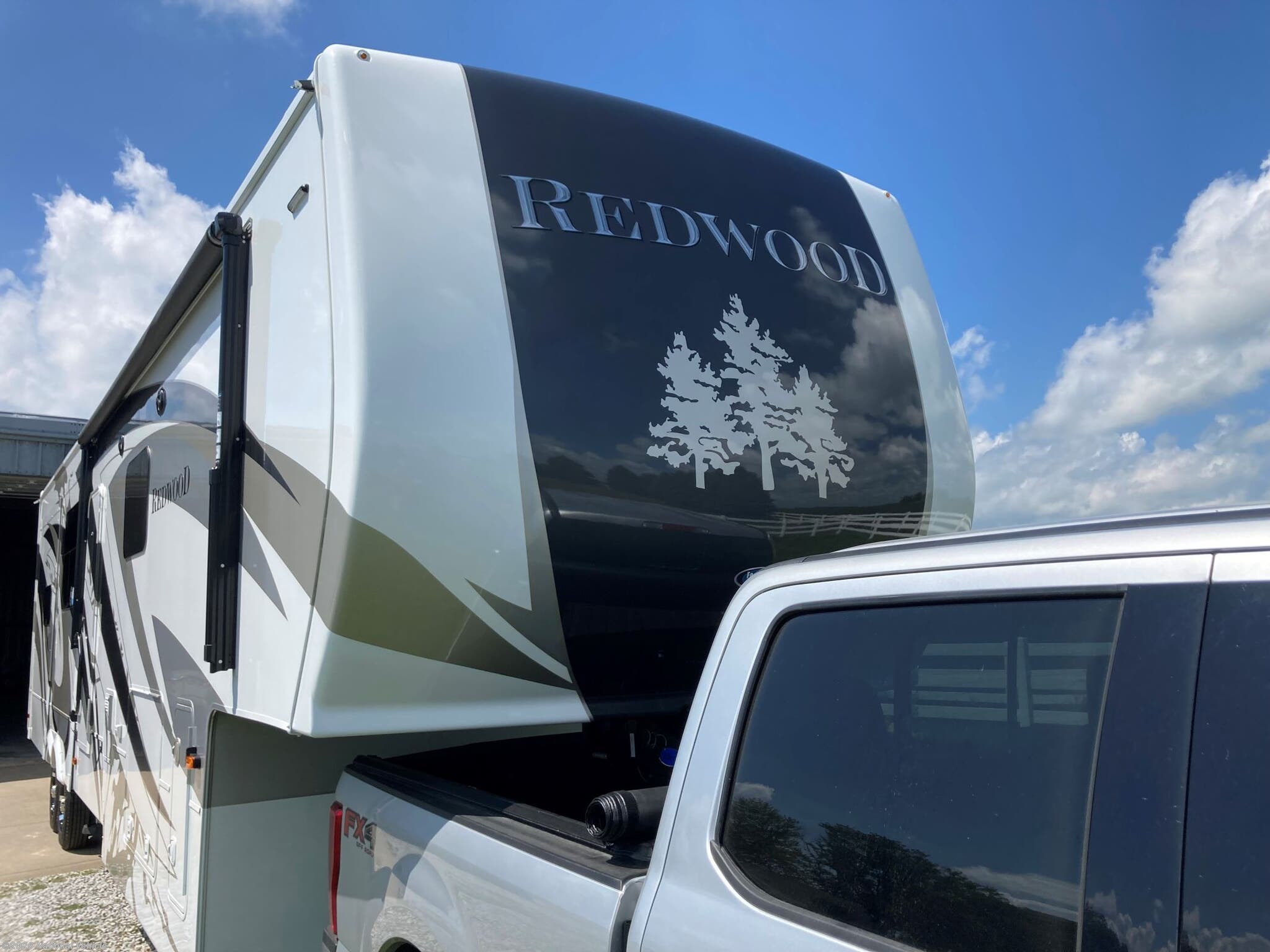 2020 Redwood RV 5th Wheel 4001 LK RV for Sale in Bennington, NE 68007