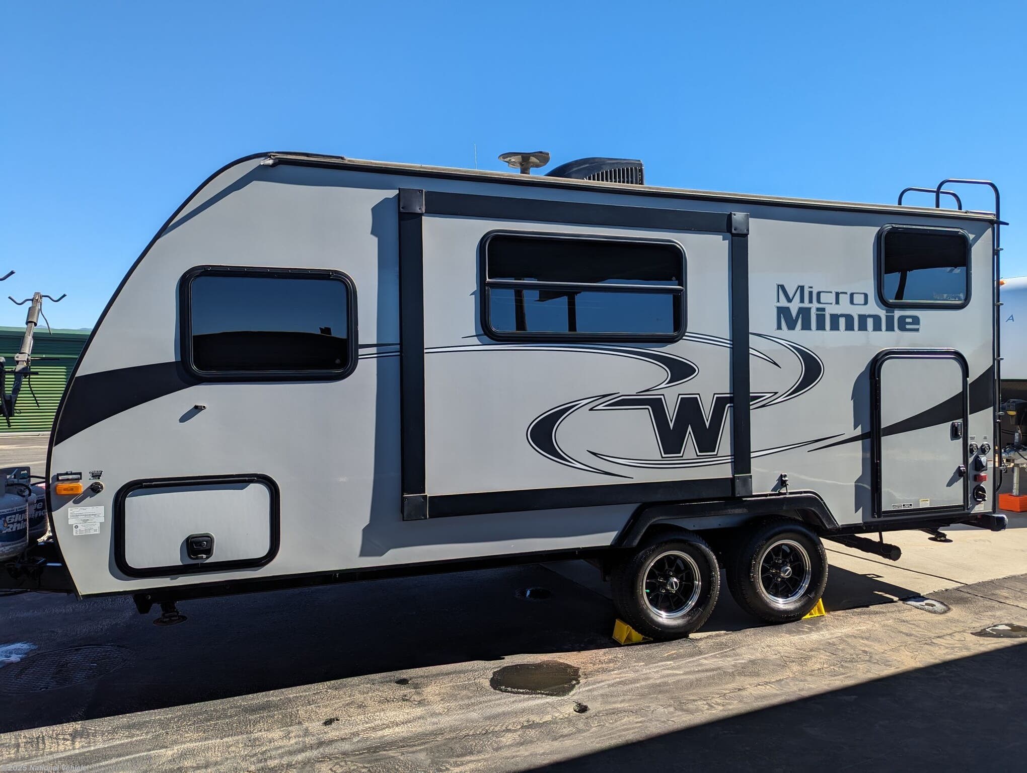 2018 Winnebago Micro Minnie 2100BH RV for Sale in Beaumont, CA 92223