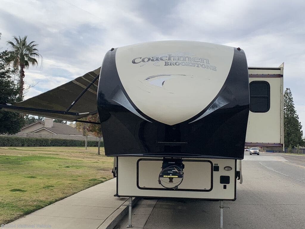 2014 Coachmen Brookstone 334RE RV for Sale in Bakersfield CA