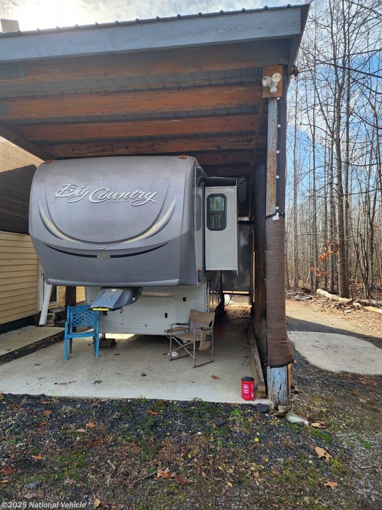 2011 Heartland Big Country 3250TS RV for Sale in Scottsville, VA 24590 C446140