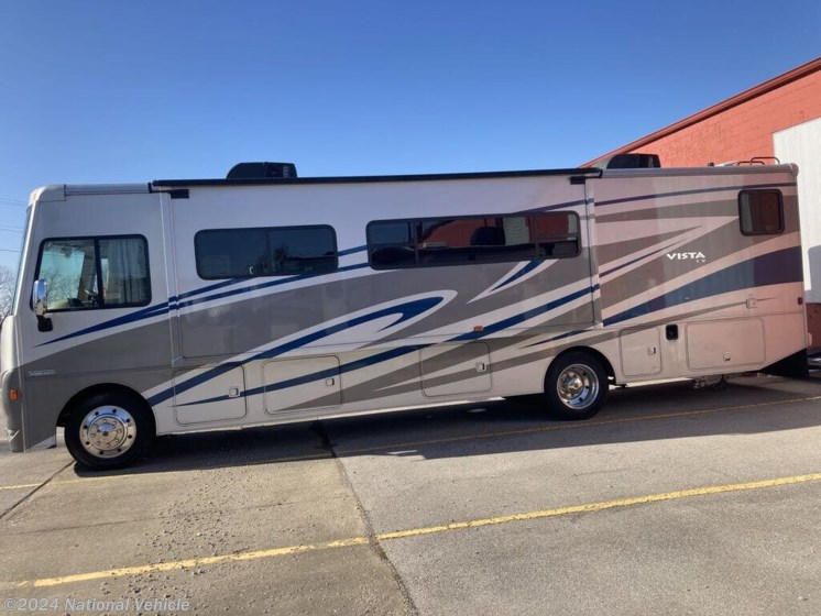 2016 Winnebago Vista LX 35F RV for Sale in Lexington, KY 40503