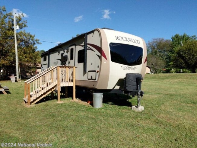 2017 Forest River Rockwood Signature Ultra Lite 8326BHS - Used Travel Trailer For Sale by National Vehicle in Munfordville, Kentucky
