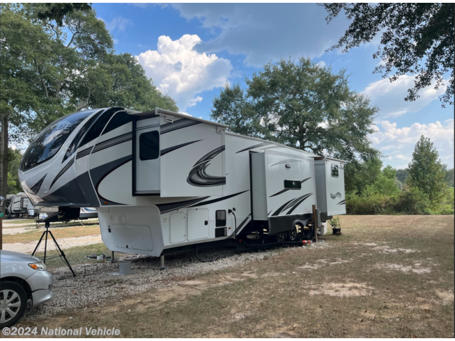 2022 Grand Design Solitude S-Class 3740BH-R - Used Fifth Wheel For Sale by National Vehicle in Cleveland, Texas