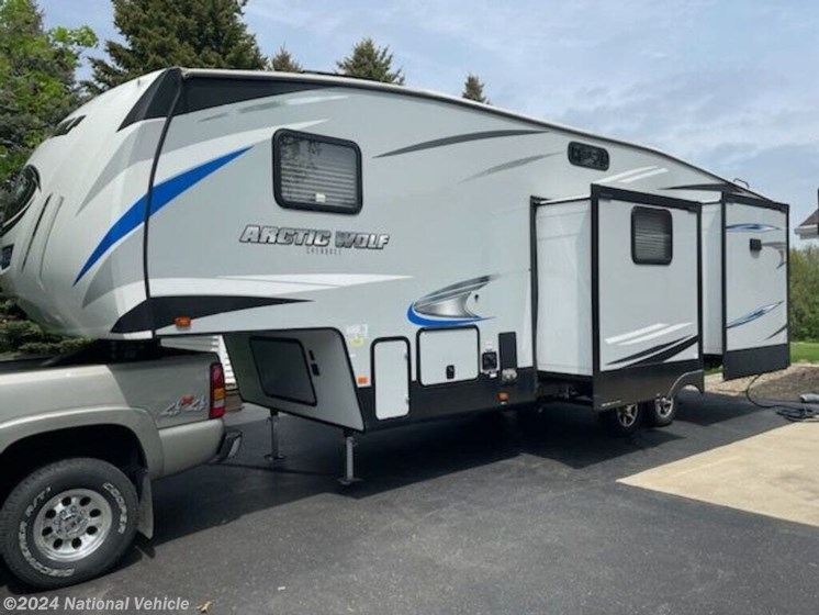 2020 Forest River Cherokee Arctic Wolf 298LB RV for Sale in Byron, IL