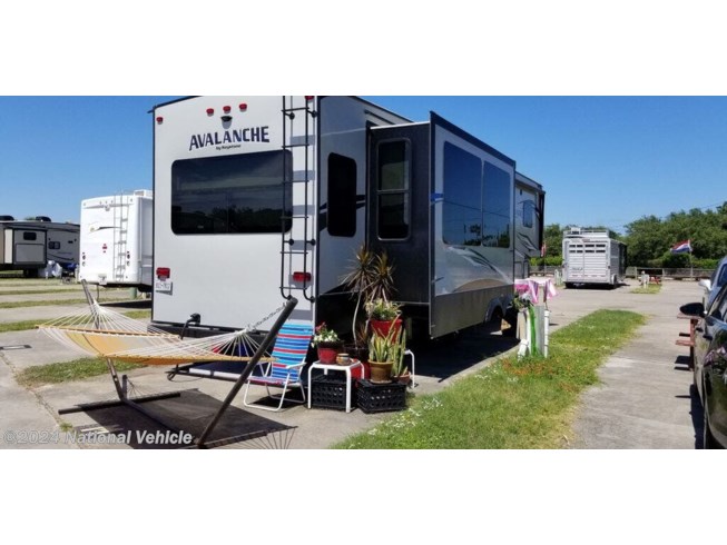 2018 Keystone Avalanche 366MB - Used Fifth Wheel For Sale by National Vehicle in Portland, Texas