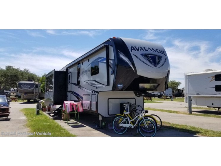 Used 2018 Keystone Avalanche 366MB available in Portland, Texas
