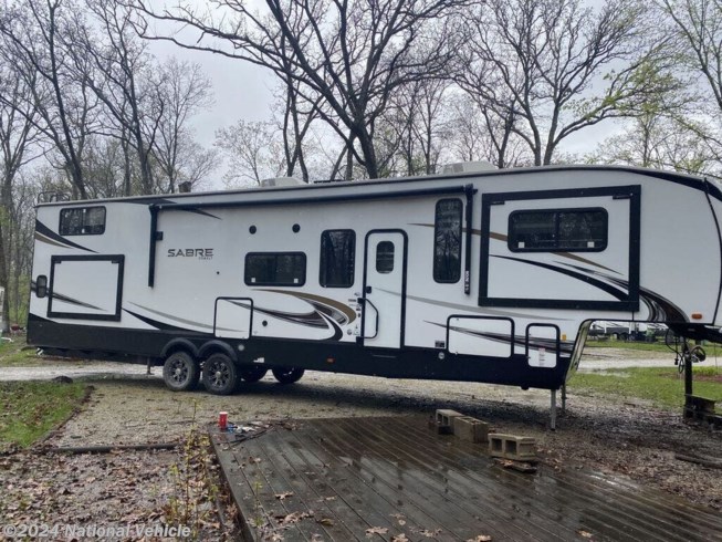 2021 Forest River Sabre 37FLL - Used Fifth Wheel For Sale by National Vehicle in Litchfield, Illinois