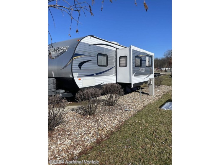 Used 2016 Forest River Salem 26TBUD available in Medina, Ohio