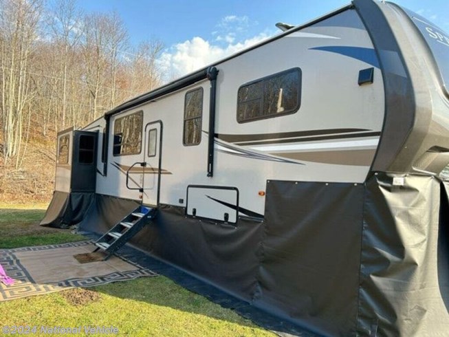 2020 Keystone Sprinter Limited 3531FWDEN - Used Fifth Wheel For Sale by National Vehicle in Mount Hope, West Virginia