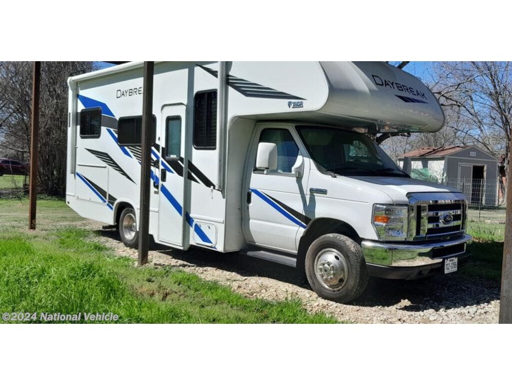 Used 2020 Thor Motor Coach Daybreak 23DB available in Kerens, Texas