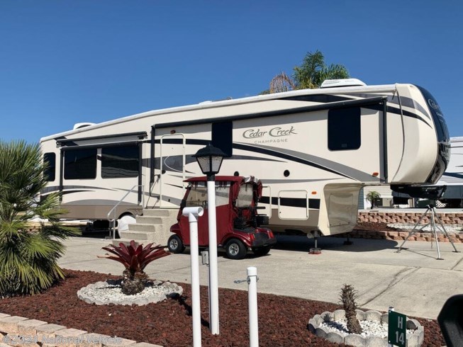 2016 Forest River Cedar Creek Champagne 38EL - Used Fifth Wheel For Sale by National Vehicle in Haines City, Florida