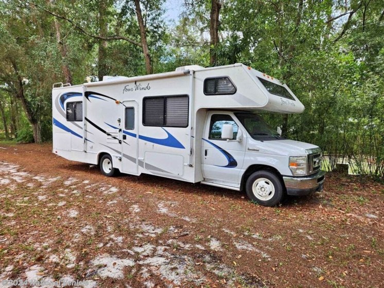 Used 2010 Thor Motor Coach Four Winds 28A available in Keystone Heights, Florida