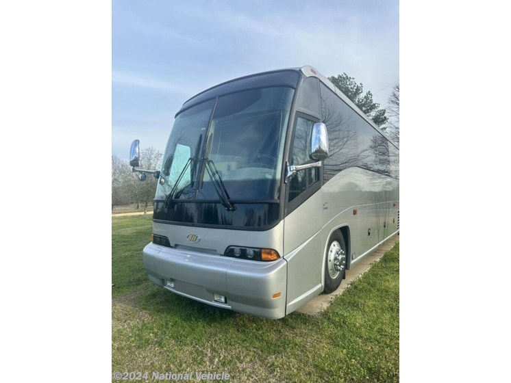 Used 2004 MCI Motorhome Renaissance available in Brookhaven, Mississippi