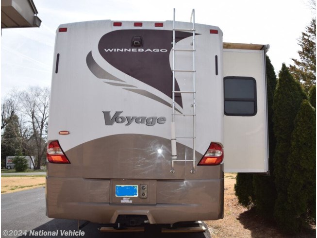 2007 Voyage 33V by Winnebago from National Vehicle in Lincoln, Delaware