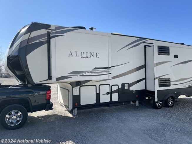2018 Keystone Alpine 3400RS - Used Fifth Wheel For Sale by National Vehicle in St. Louis, Missouri