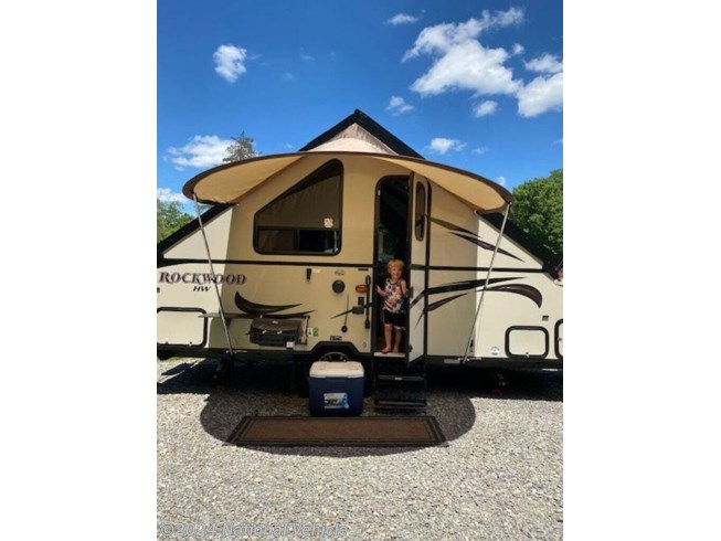 2016 Forest River Rockwood Hard Side - Used Travel Trailer For Sale by National Vehicle in Rochester Township, Pennsylvania
