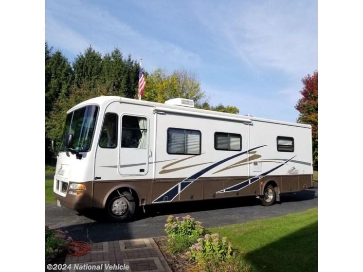 Used 2004 Tiffin Allegro Bay 34XB available in Berlin, Wisconsin