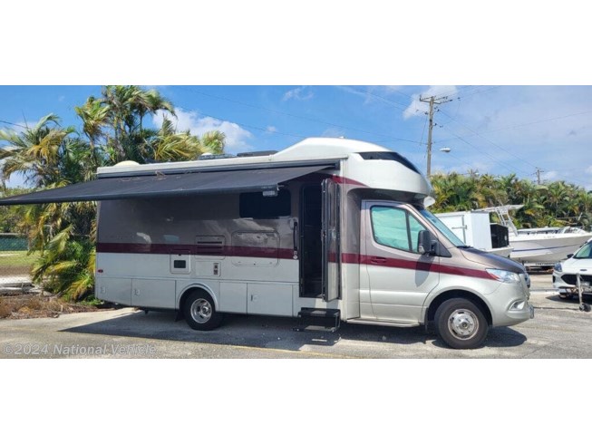 2020 Tiffin Wayfarer 25RW - Used Class C For Sale by National Vehicle in Davie, Florida