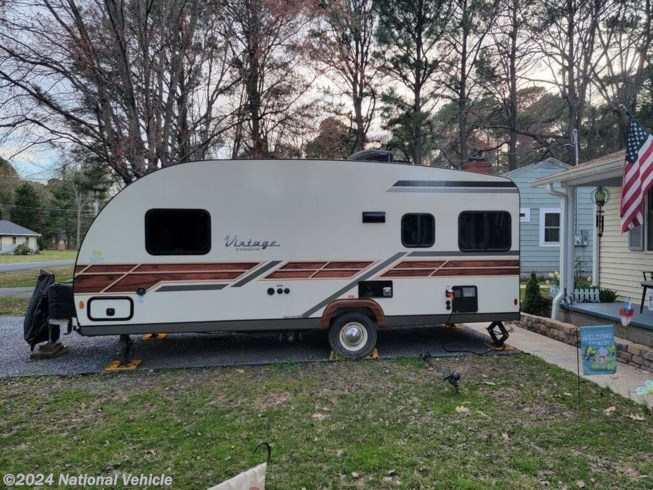 2021 Gulf Stream Vintage Cruiser 19ERD - Used Travel Trailer For Sale by National Vehicle in Saint Michaels, Maryland