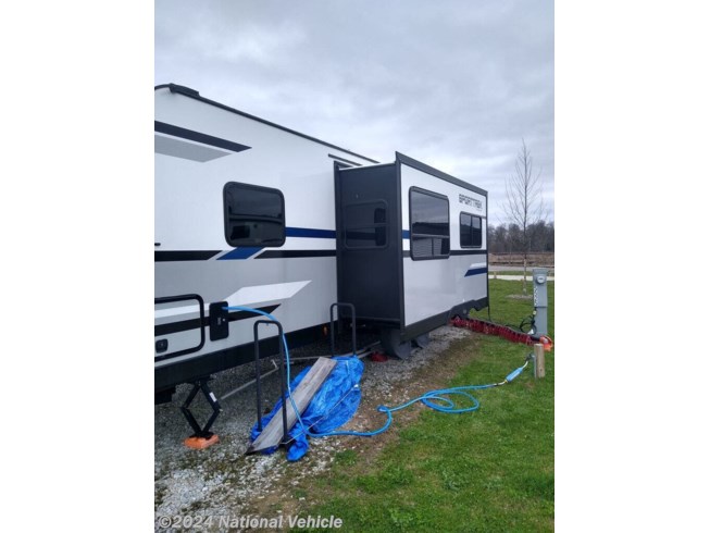 2022 Venture RV SportTrek 281VBH - Used Travel Trailer For Sale by National Vehicle in Fairfield, Ohio