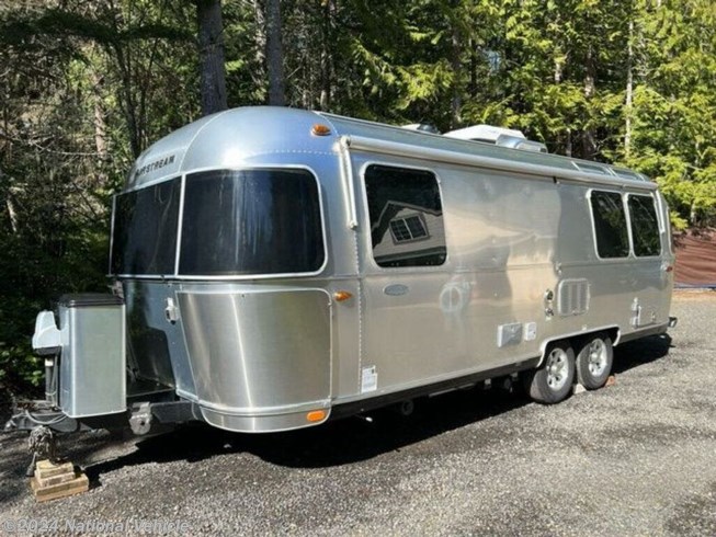 2018 Flying Cloud 25FB Queen by Airstream from National Vehicle in Poulsbo, Washington