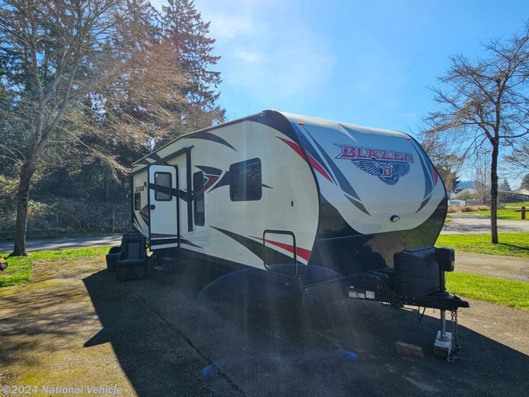 Used 2019 Pacific Coachworks Blaze&#39;n LE Toy Hauler 28FS available in Enumclaw, Washington