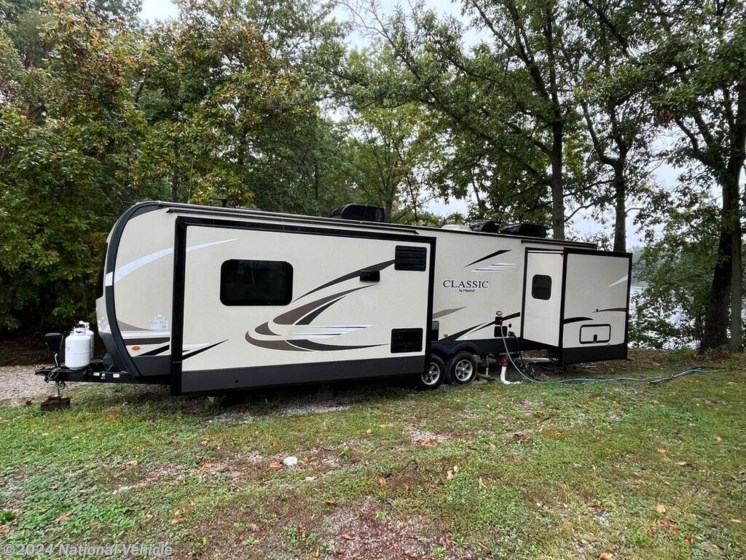 Used 2019 Forest River Flagstaff Classic 832FLSB available in Casey, Illinois