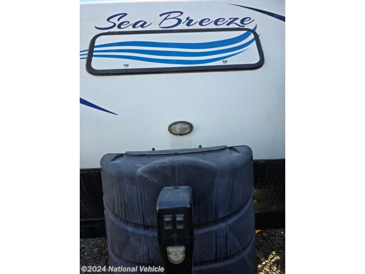 Used 2016 Pacific Coachworks Sea Breeze Ultralite 26BH available in Corona, California