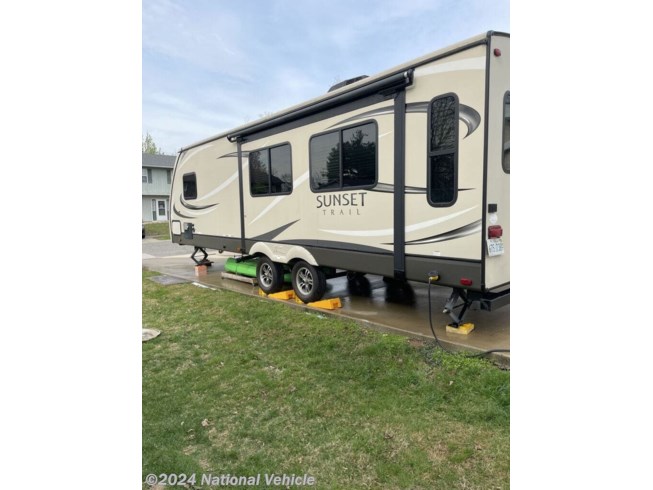 2017 CrossRoads Sunset Trail Super Lite 260RL - Used Travel Trailer For Sale by National Vehicle in Mount Vernon, Illinois