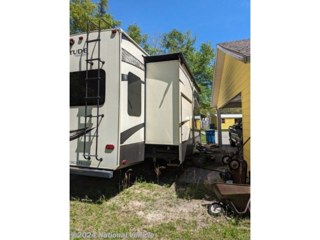 2017 Grand Design Solitude 360RL - Used Fifth Wheel For Sale by National Vehicle in Waycross, Georgia