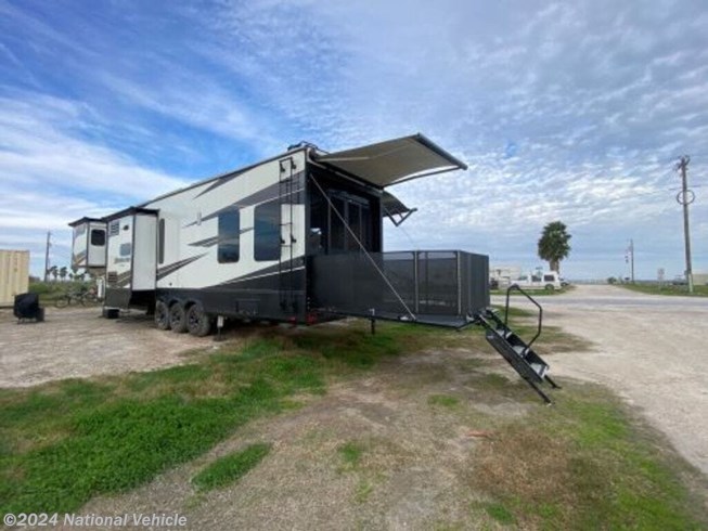 2019 Grand Design Momentum 397TH - Used Toy Hauler For Sale by National Vehicle in Port Lavaca, Texas