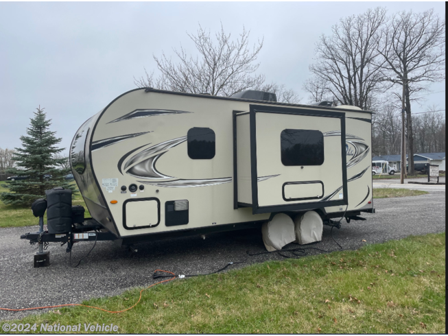2019 Forest River Flagstaff Micro Lite 21FBRS - Used Travel Trailer For Sale by National Vehicle in Fort Wayne, Indiana