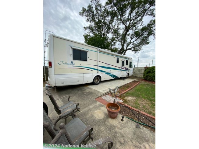 2001 National RV Tradewinds 7370 - Used Class A For Sale by National Vehicle in Youngsville, Louisiana