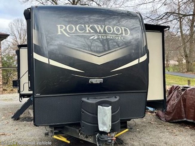 2020 Forest River Rockwood Signature Ultra Lite 8328BS - Used Travel Trailer For Sale by National Vehicle in Butler, Pennsylvania