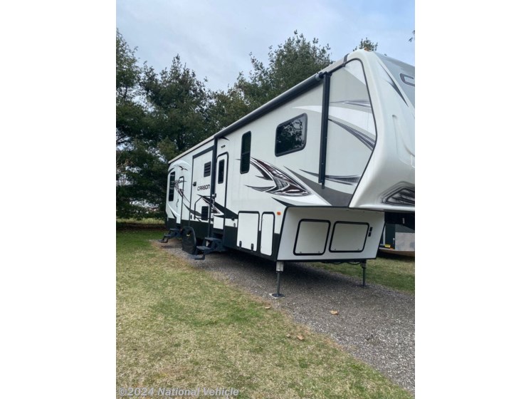 Used 2018 Keystone Carbon 347 available in Metamora, Michigan