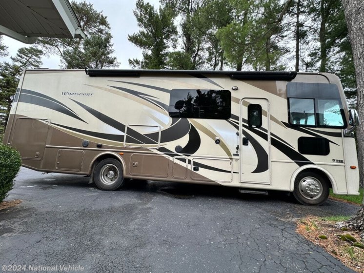 Used 2017 Thor Motor Coach Windsport 29M available in Lancaster, New York
