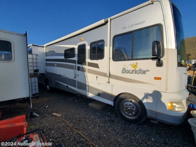 2006 Bounder 35E by Fleetwood from National Vehicle in Lancaster, California