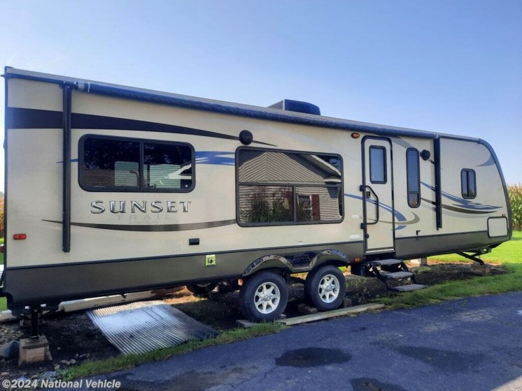 Used 2012 CrossRoads Sunset Trail 30RK available in Saginaw, Michigan