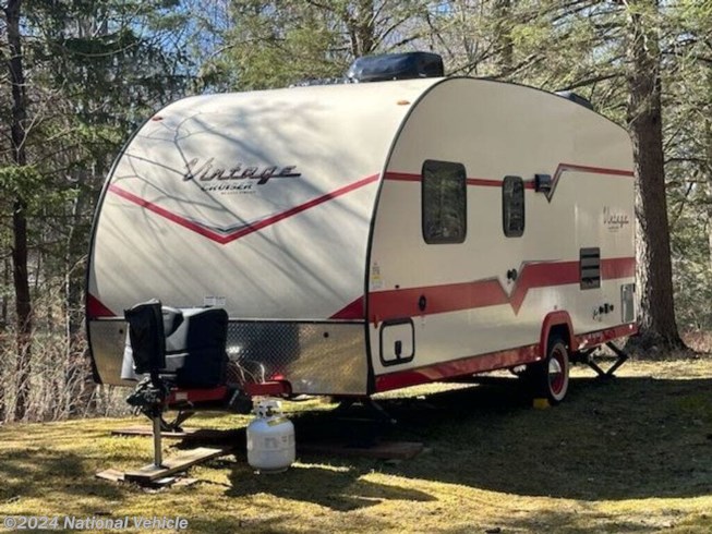 2019 Gulf Stream Vintage Cruiser 19RBS - Used Travel Trailer For Sale by National Vehicle in Leyden, Massachusetts