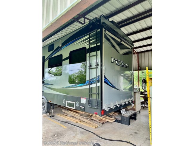 2015 Keystone Fuzion 371 - Used Fifth Wheel For Sale by National Vehicle in Seguin, Texas