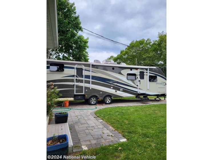Used 2012 Keystone Bullet Premier 31BHPR available in Blue Point, New York