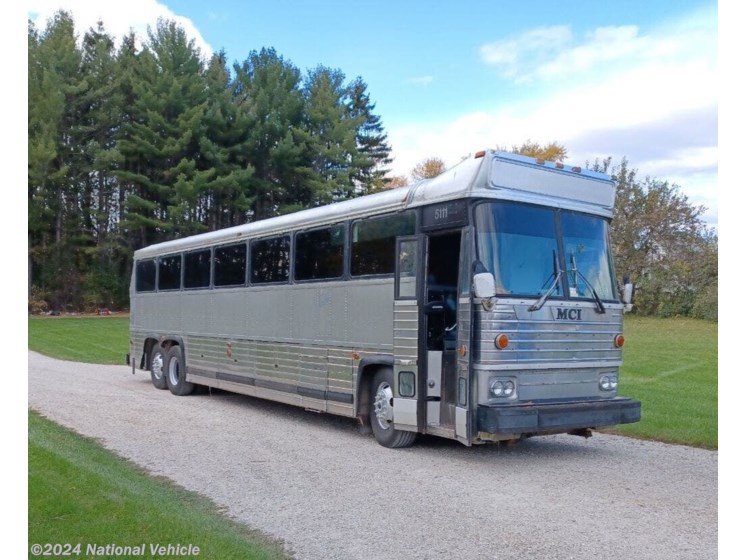 Used 1987 MCI MC-9 Detroit Diesel Bus available in Mundelein, Illinois