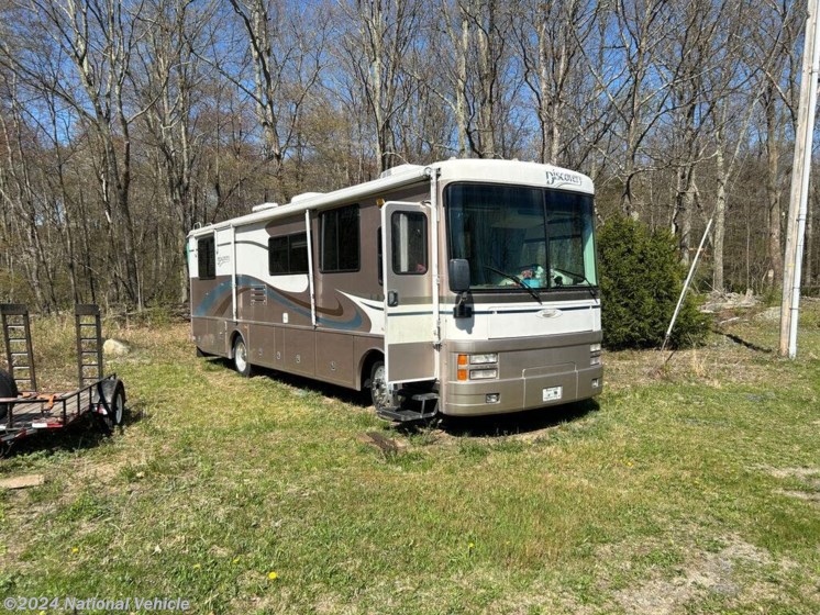 Used 2000 Fleetwood Discovery 34Q available in Marshalls Creek, Pennsylvania