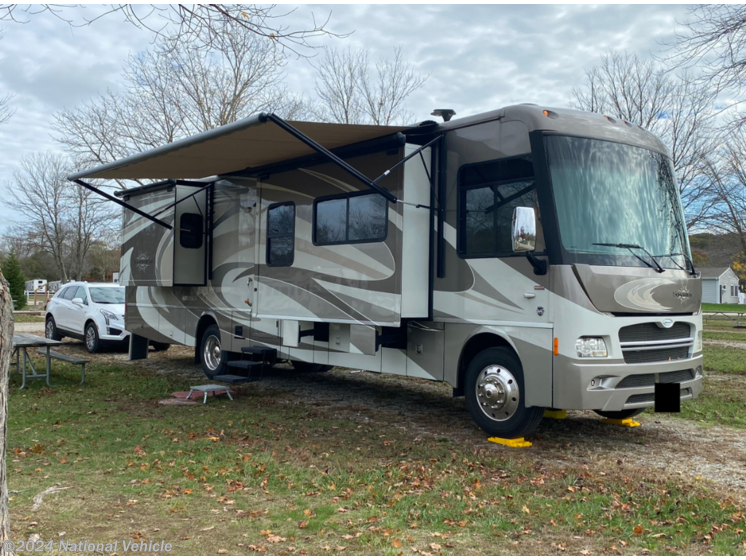 Used 2012 Itasca Suncruiser 37F available in Bristol, Connecticut
