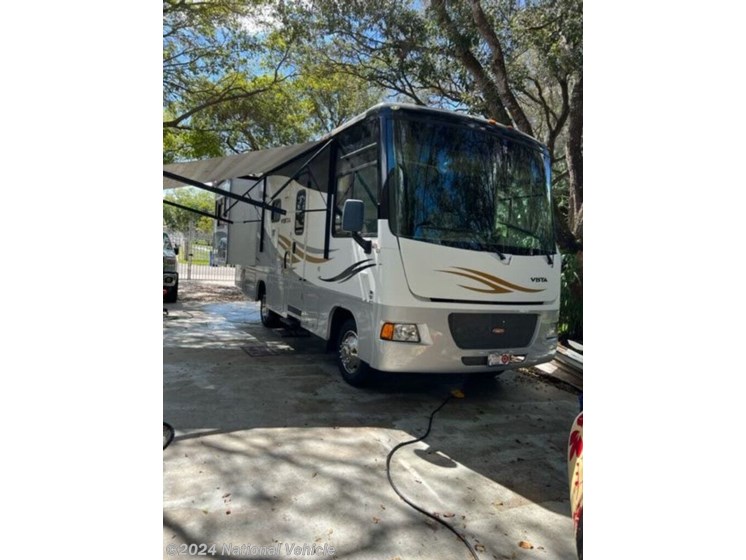 Used 2011 Winnebago Vista 26P available in Southwest Ranches, Florida