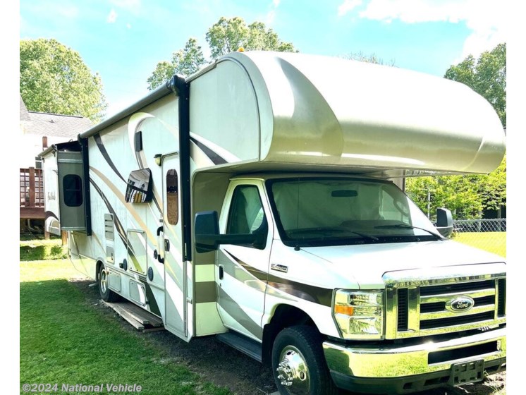 Used 2015 Thor Motor Coach Four Winds 31L available in Jacksboro, Tennessee