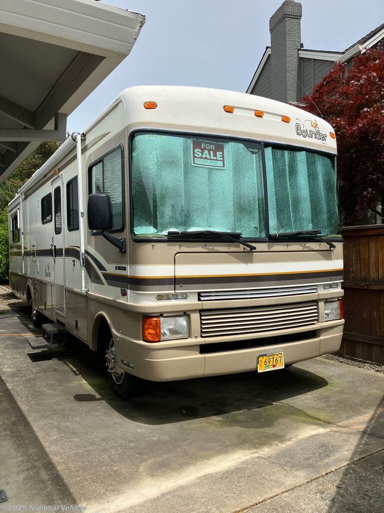 1999 Fleetwood Bounder 34J RV for Sale in Medford, OR 97504 | C39166121 ...