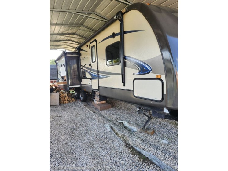 Used 2014 CrossRoads Sunset Trail Reserve 32RL available in Syracuse, Ohio